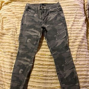 Signature Studio camouflage Jeans size 6